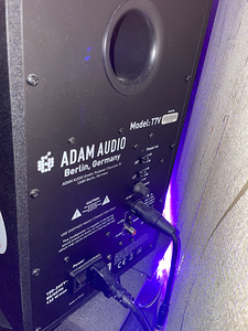 Adam Audio T7V Monitorkõlarid (paar) + helikaart (3 foto / 3)