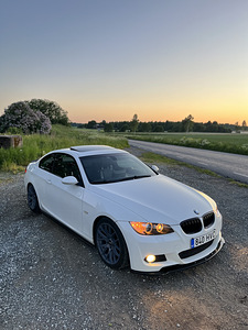 BMW e92 2.0d (5 foto / 9)