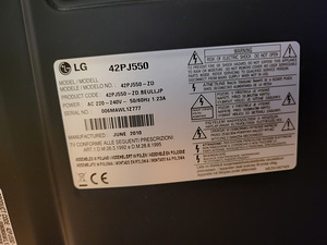 Плазменный телевизор LG 42 дюйма (3 фото из 3)