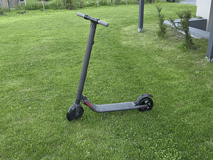 Ninebot Kickscooter ES2 (1 foto / 6)