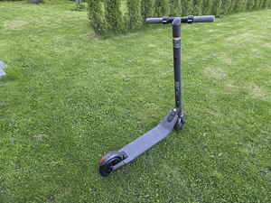 Ninebot Kickscooter ES2 (2 foto / 6)