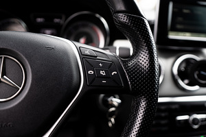 Mercedes-Benz CLA200 2014 (14 foto / 15)