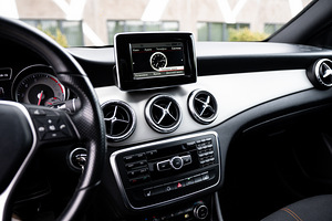 Mercedes-Benz CLA200 2014 (15 foto / 15)