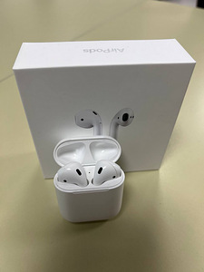 Apple AirPods (оригинал) (1 фото из 2)