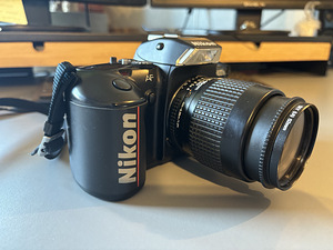 Nikon F-401X ja Nikon SPEEDLIGHT SB-20 (3 foto / 8)