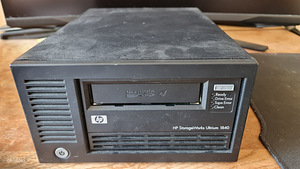 LTO-4 HP Storage Works Ultrium 1840 komplekt (1 foto / 4)