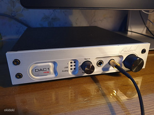 Benchmark DAC1 PRE eelvõimendi - DAC - kõrvaklapivõimendi (1 foto / 2)