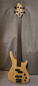 Безладовый бас Stagg Fusion (1 фото из 5)
