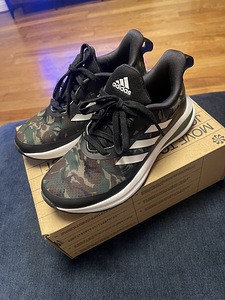 Laste tossud addidas suurus 34 (1 foto / 1)
