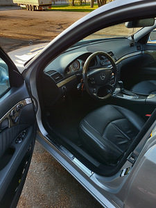 Mercedes- benz E350 (10 foto / 10)