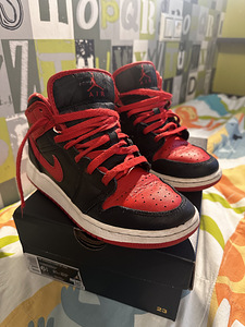 Jordan р. 37.5 (1 фото из 2)