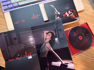 Yeji Air Special edition альбом ITZY (2 фото из 3)