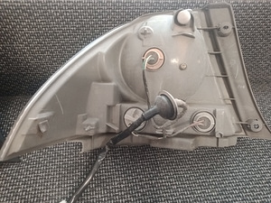 Lexus IS 200 1999-2005 tagatuled, paar, originaal (4 foto / 4)