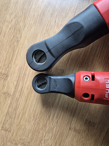Milwaukee FUEL M12 аккумуляторный трещоточный ключ (3 фото из 4)