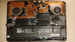 Gaming MSI GP76 Leopard,QHD240Hz,RTX3070 8GB,32GB,2x1TB NVMe (3 foto / 3)