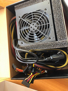 FSP RAIDER 750W Silver (2 foto / 3)