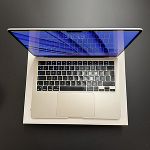MacBook Air 13" Apple M2 Starlight SWE 512GB (3 foto / 5)