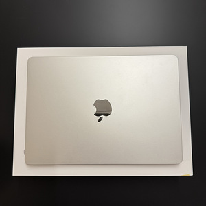 MacBook Air 13" Apple M2 Starlight SWE 512GB (4 foto / 5)