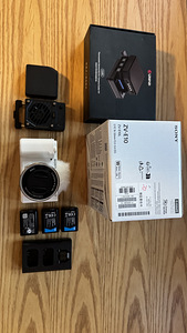 Sony ZV-E10 valge + lisavarustus (valmis kohe filmimiseks) (2 foto / 7)