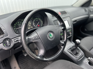 Skoda Octavia 1.9 77kw 2006 (8 foto / 14)