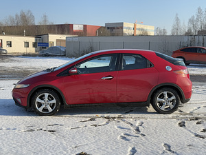 Honda Civic 2.2 103kw 2007 (4 foto / 8)