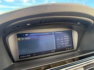 BMW 330D 170kw Individual (9 foto / 12)