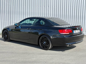 BMW 330D 170kw Individual (10 foto / 12)