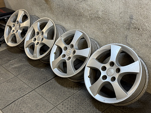 5x114,3 R16 оригинальные литые диски Kia (1 фото из 4)