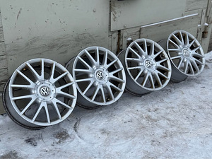 5x112 R17 оригинальные диски VW (1 фото из 6)
