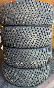 Goodyear 265/65/17 (1 foto / 2)