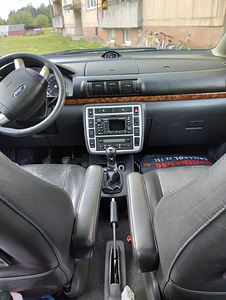 Ford Galaxy 1,9 96kw 2005 (5 foto / 9)