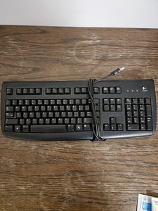 Клавиатура Logitech (1 фото из 1)