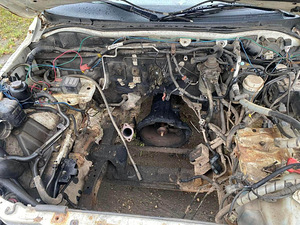 Mitsubishi L200 (8 foto / 8)