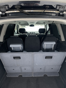 Ford Galaxy (9 фото из 10)