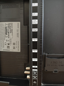 Teler Samsung QE55Q70R varuosakeks (3 foto / 4)