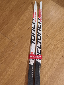 Klassikasuusad klambritega pikkus 181 PELTONEN SKINTRAC (3 foto / 6)