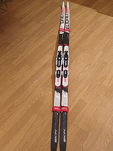Klassikasuusad klambritega pikkus 181 PELTONEN SKINTRAC (4 foto / 9)