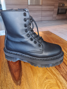 Dr. Martens (2 foto / 2)