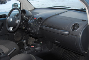 Volkswagen New Beetle Facelift 1.6 75kW (6 foto / 15)