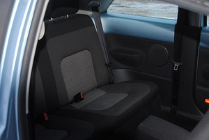 Volkswagen New Beetle Facelift 1.6 75kW (13 foto / 15)