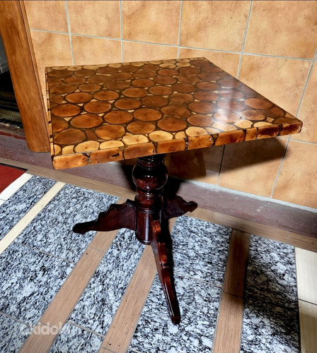 Müüa stiilne laud