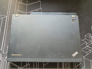 Lenovo ThinkPad x220 i7 (2 foto / 3)