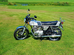 Musta numbriga 1978.a Yamaha XS 400 (4 foto / 6)
