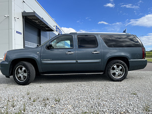 GMC YUKON XL (1 foto / 5)