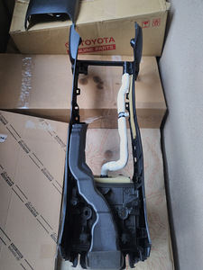 Toyota Land Cruiser 150 58910-60070-C0 58910-60071-C0 (5 foto / 7)