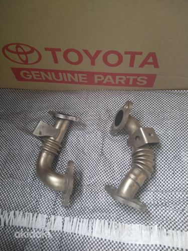 Toyota Land Cruiser 200 2610026010 2561151020 2561251020