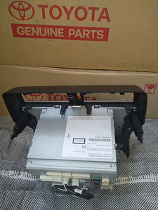 Toyota Land Cruiser 150 86140-60E10 86840-0F030 (2 foto / 3)
