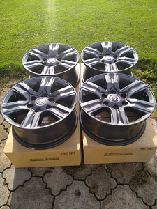 Toyota Land Cruiser Hilux 4-Runner R17 диски (2 фото из 4)