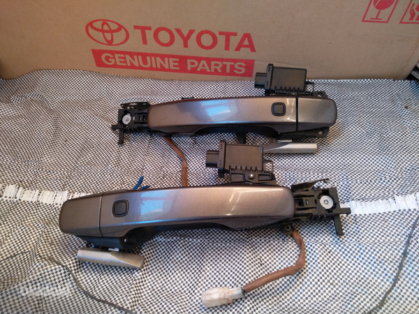 Land Cruiser 200 69210-60100-B1 69228-60030-B1 69204-60050