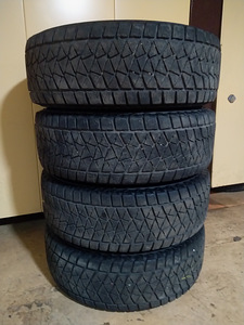 Toyota Land Cruiser Hilux R17 valuveljed rehvidega (4 foto / 6)